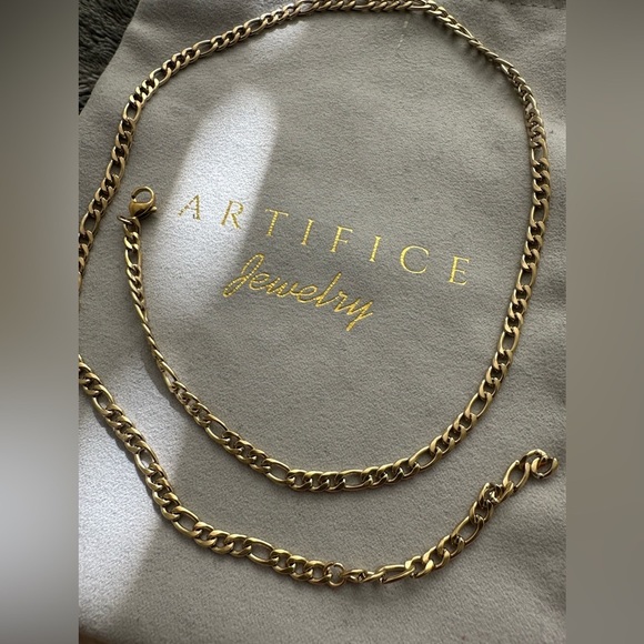 14k Gold Filled 18” Figaro Unisex Chain adjustable 18”-20” - Picture 2 of 7